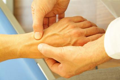 Zašto su prsti na rukama umobljeni: uzroci i prevencija